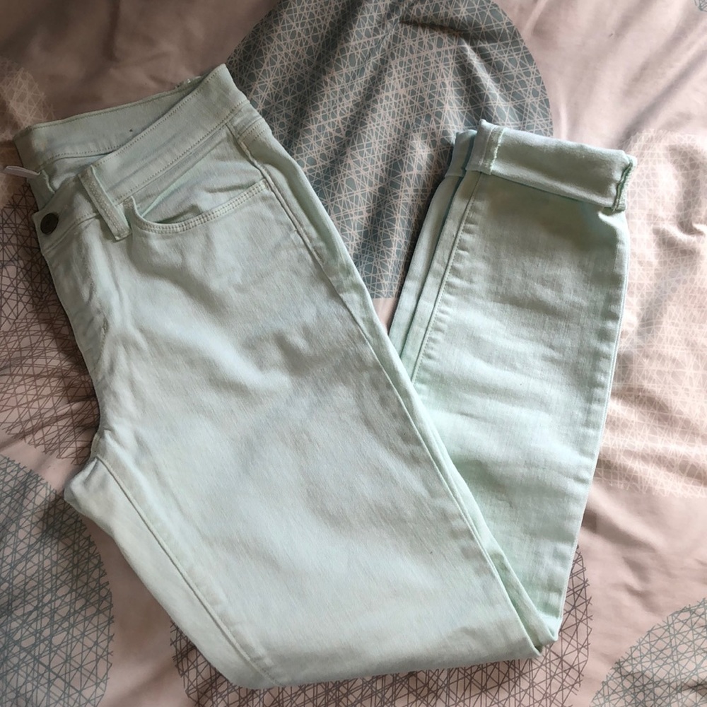 Ann Taylor loft super skinny 27/4 mint green capri